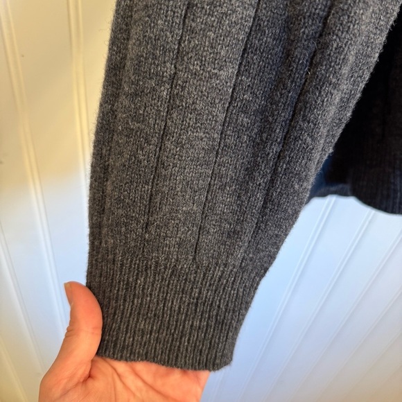 Club Room Men’s 100% Lambswool V-neck Charcoal Gray Button Cardigan Size Large - Picture 4 of 9